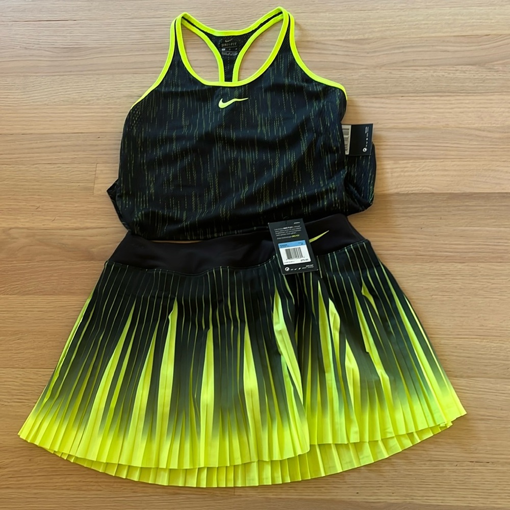 Brand new tennis skirt and tank top set size medium Nike